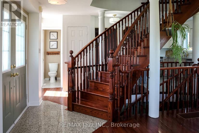 29 Songbird Crescent — photo 20 of 30
