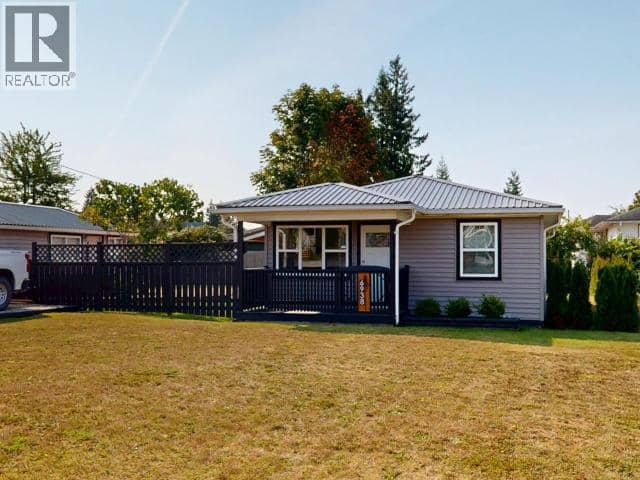 6938 COURTENAY STREET, Powell River