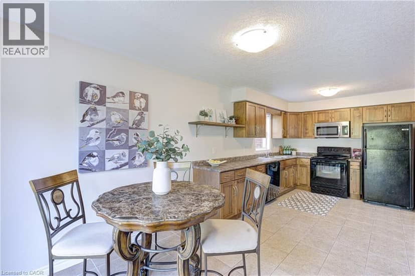 282 CARRINGTON Drive — photo 9 of 40