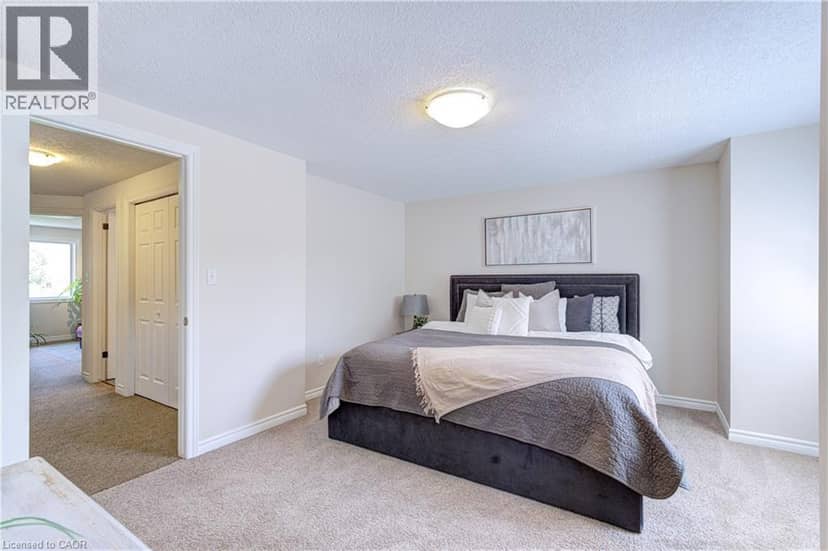 282 CARRINGTON Drive — photo 15 of 40