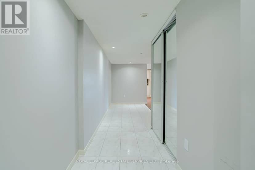 1610 - 2045 Lake Shore Boulevard W — photo 5 of 29