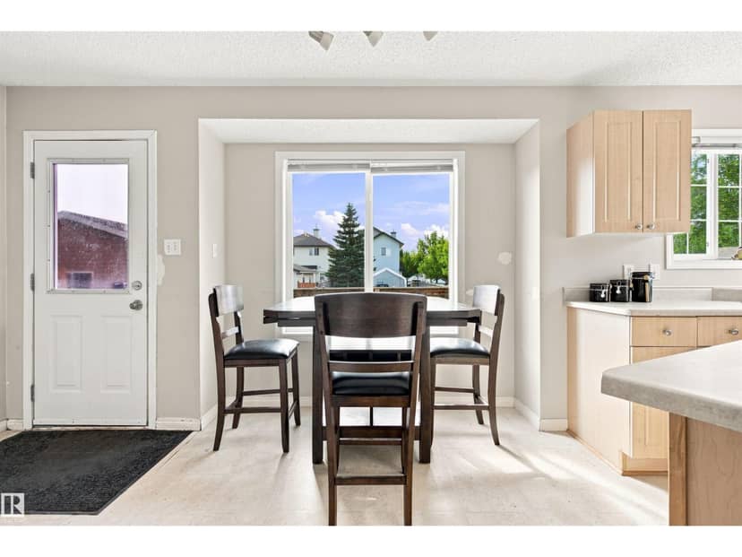 204 84 ST SW — photo 13 of 33