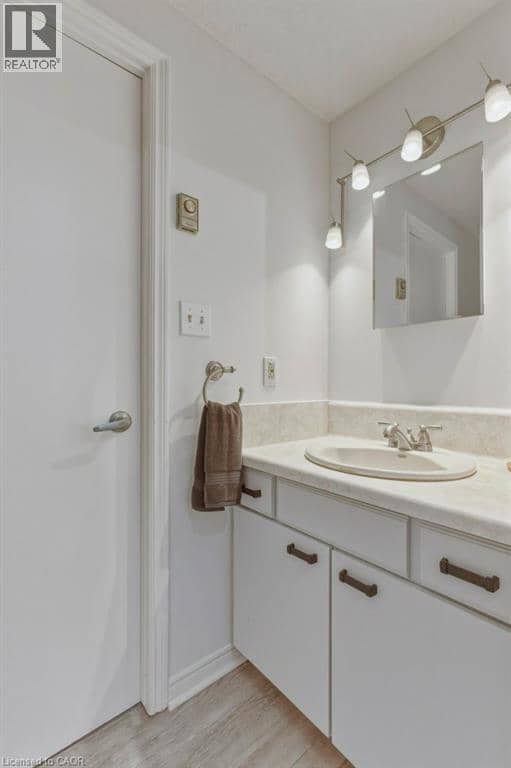 5 CEDAR Court — photo 14 of 40