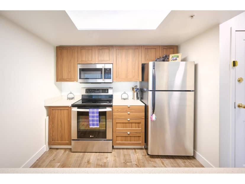 705 10523 UNIVERSITY DRIVE, Surrey, photo 4