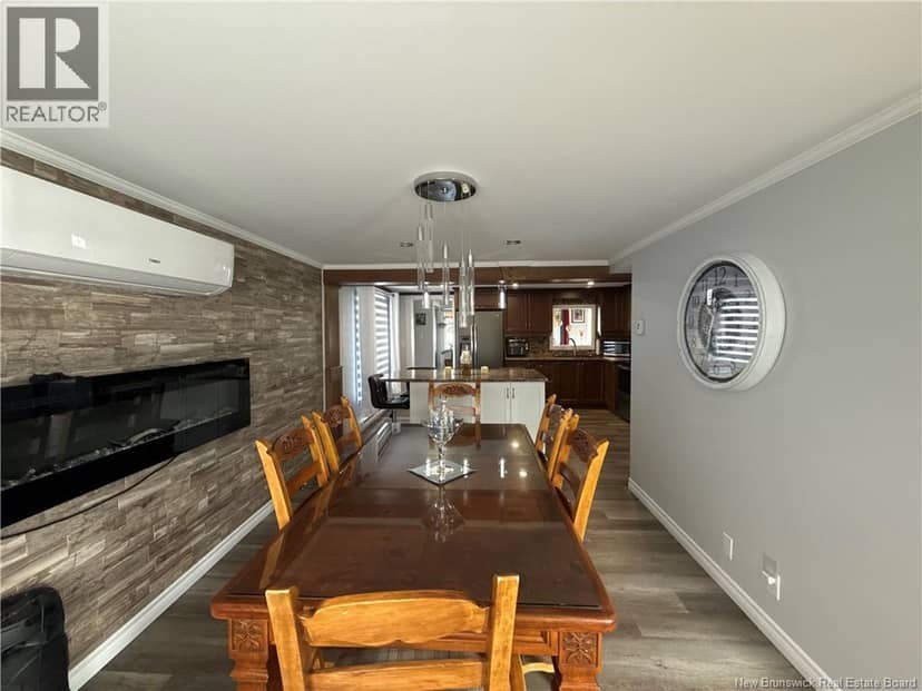 87 Vanier Street — photo 11 of 40