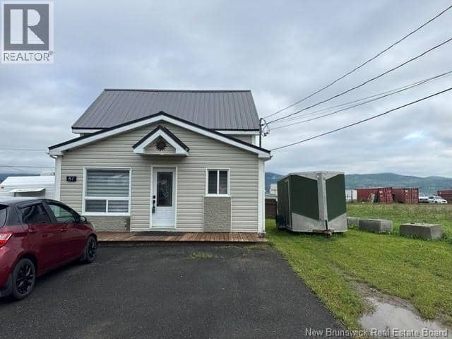 87 Vanier Street — photo 1 of 40