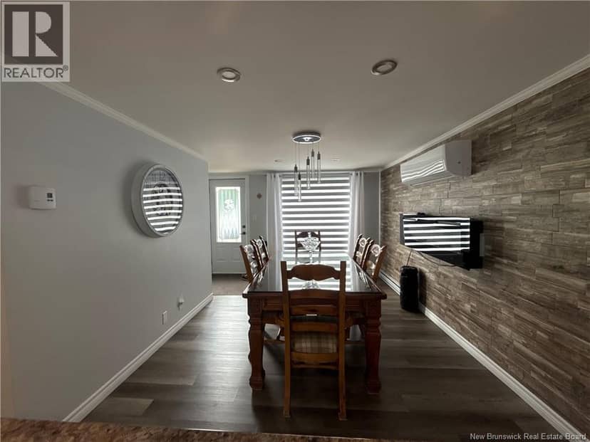 87 Vanier Street — photo 9 of 40