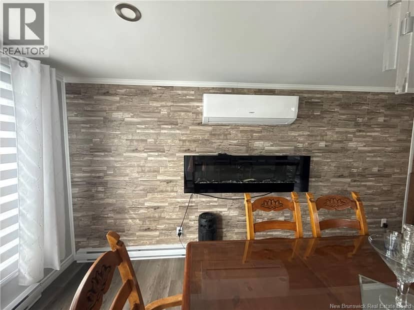 87 Vanier Street — photo 7 of 40