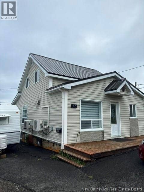 87 Vanier Street — photo 2 of 40