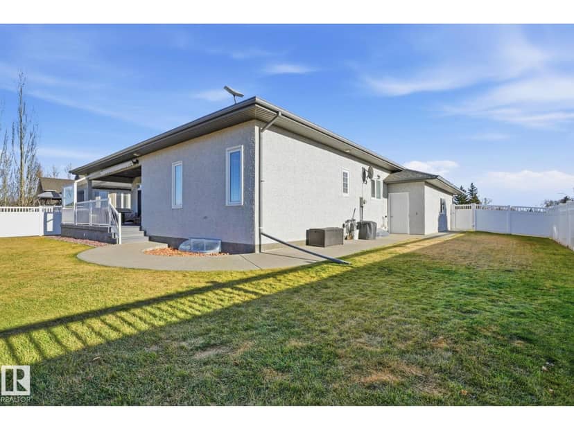 5002 58 ST — photo 31 of 40