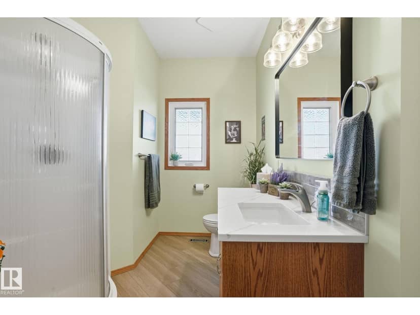5002 58 ST — photo 19 of 40