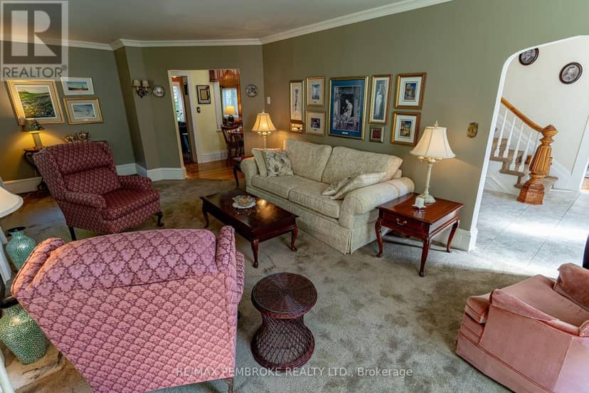 225 Mary Street — photo 10 of 40