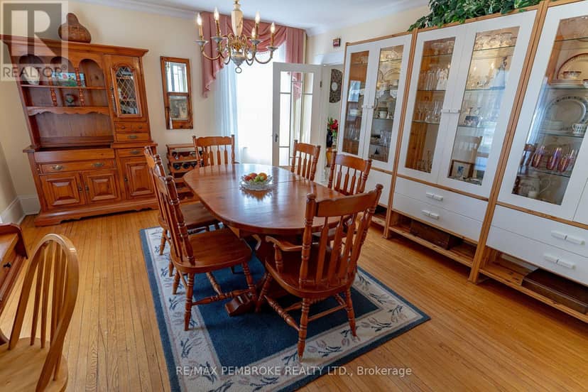 225 Mary Street — photo 16 of 40