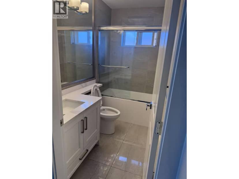upper floor 8208 ASH STREET, Richmond, photo 2