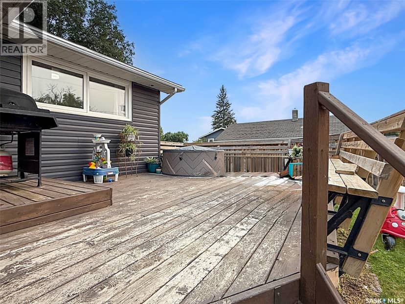 1151 Chaplin STREET E — photo 23 of 31
