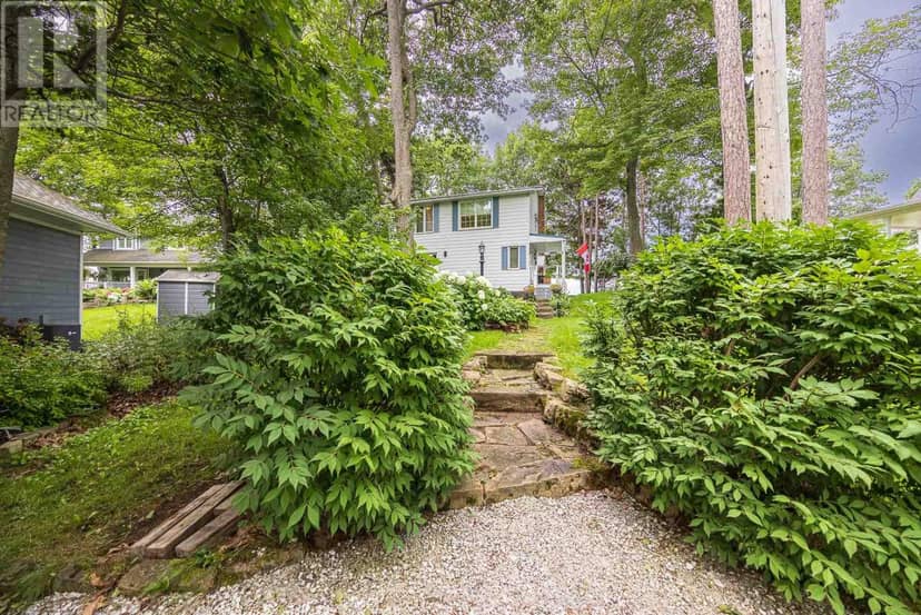 267 Pointe Louise DR — photo 10 of 34