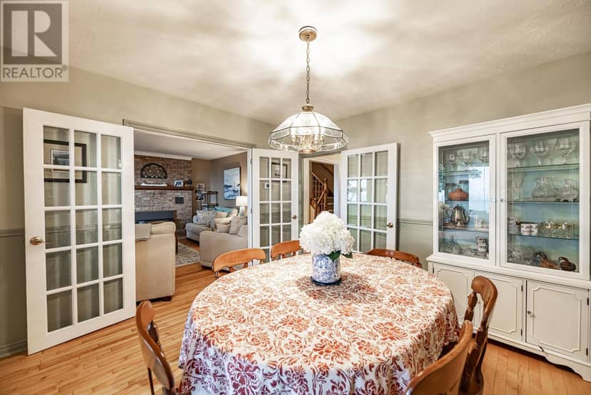267 Pointe Louise DR — photo 16 of 34
