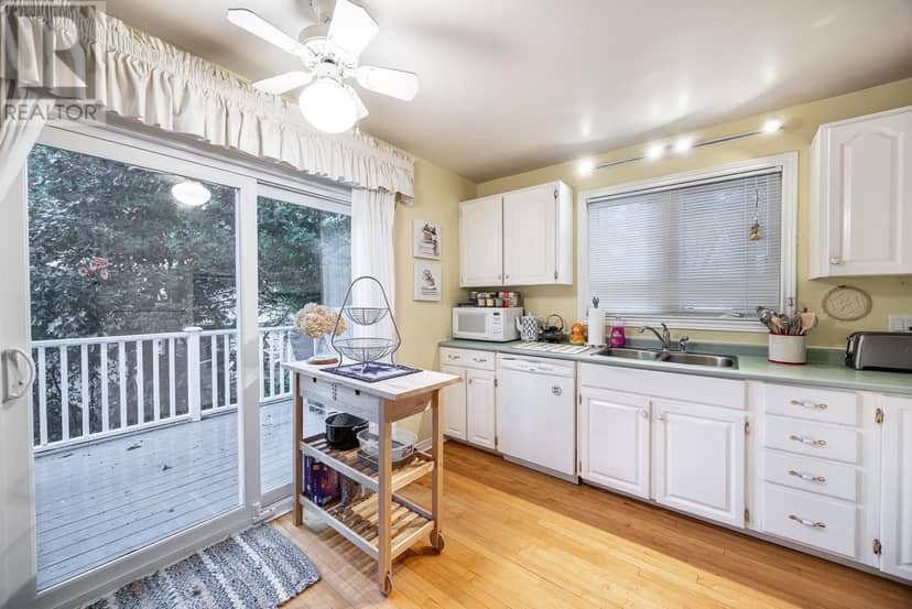 267 Pointe Louise DR — photo 19 of 34