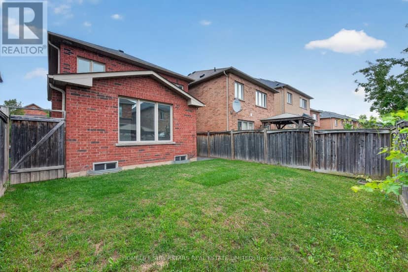 254 Giddings Crescent — photo 4 of 40