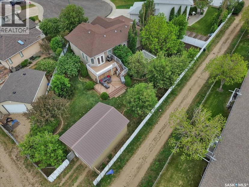 214 Burke PLACE — photo 2 of 40