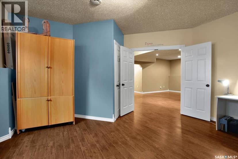 214 Burke PLACE — photo 27 of 40