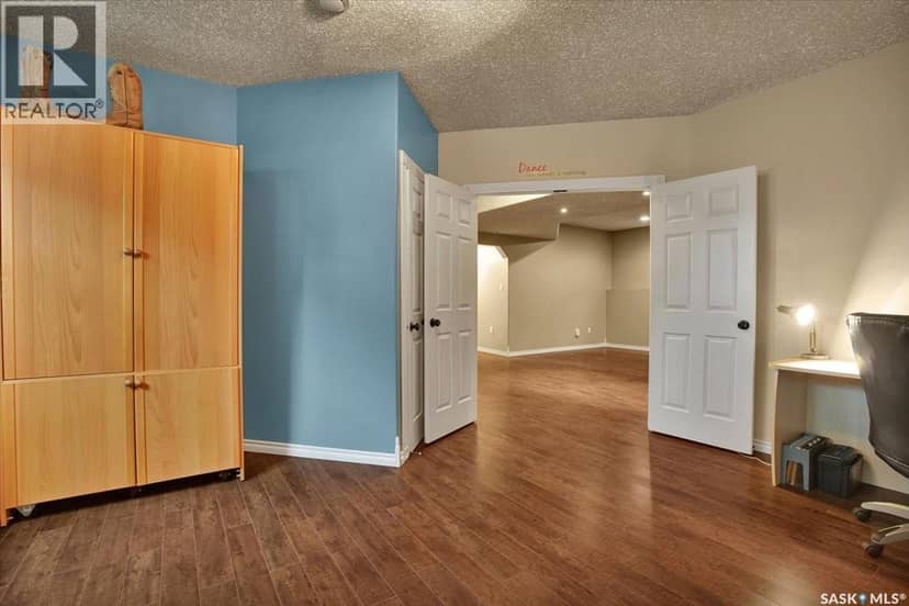 214 Burke PLACE — photo 28 of 40