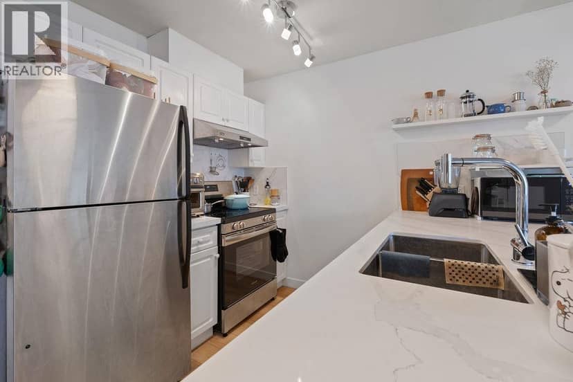 211 3628 RAE AVENUE, Vancouver, photo 3
