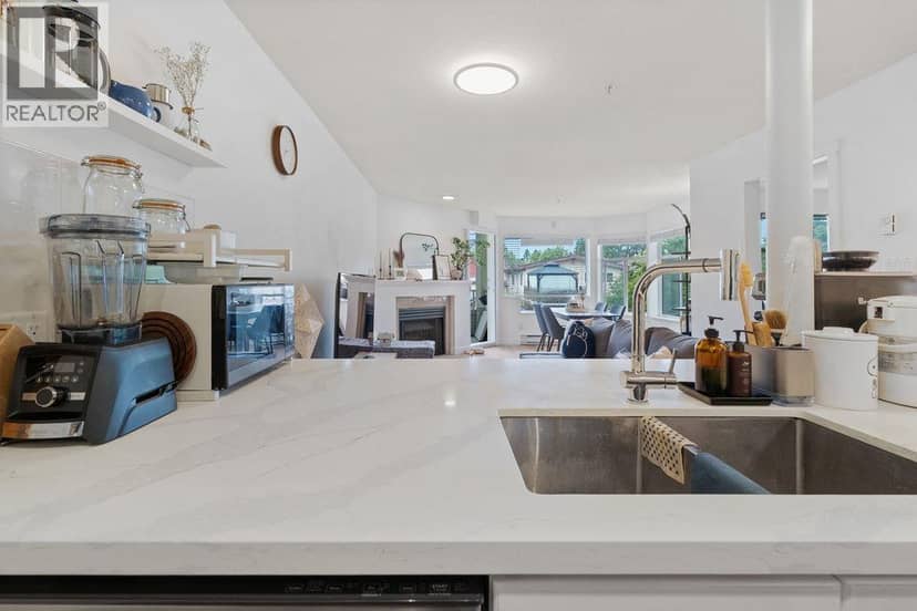 211 3628 RAE AVENUE, Vancouver, photo 5