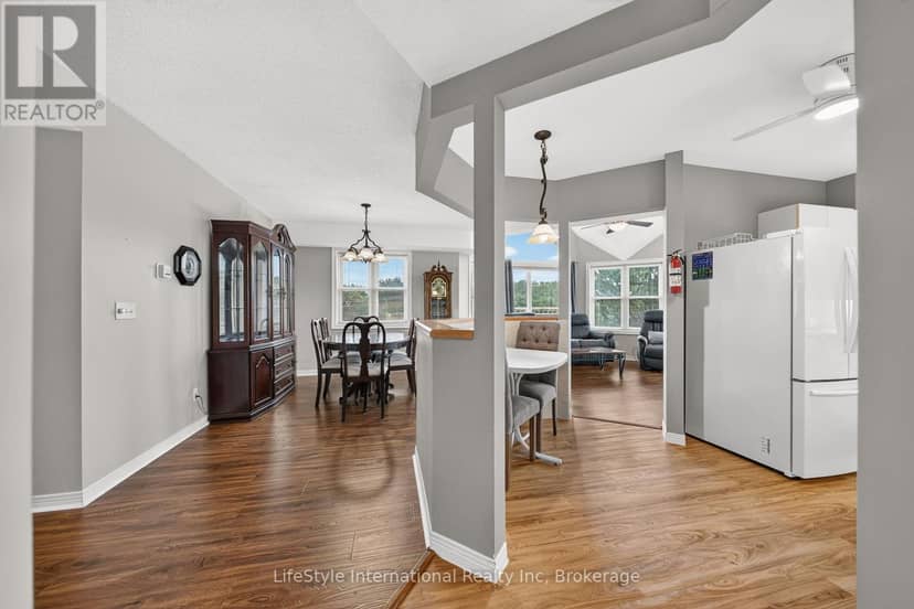 307 - 208 Silvercreek Parkway N, Guelph, photo 2