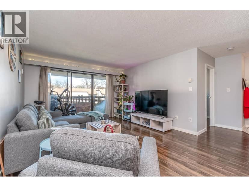 415 365 Ginger Drive, New Westminster, photo 3