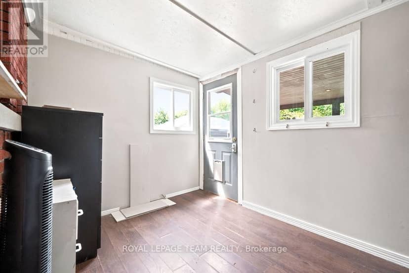 2141 Belair Drive — photo 31 of 40