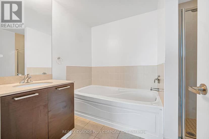 4404 - 38 Grenville Street — photo 40 of 40