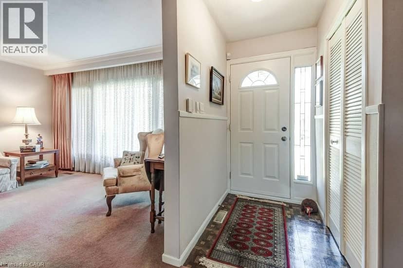 4356 DUBLIN Crescent — photo 7 of 40
