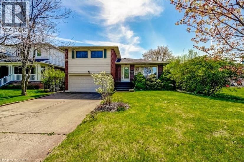 4356 DUBLIN Crescent — photo 1 of 40