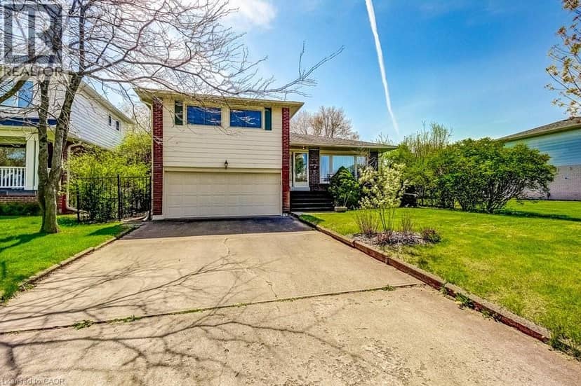 4356 DUBLIN Crescent — photo 3 of 40
