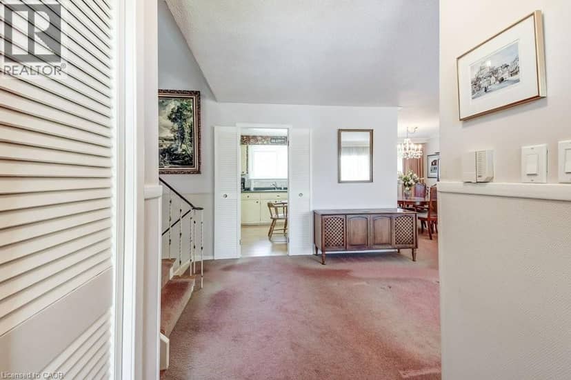 4356 DUBLIN Crescent — photo 8 of 40