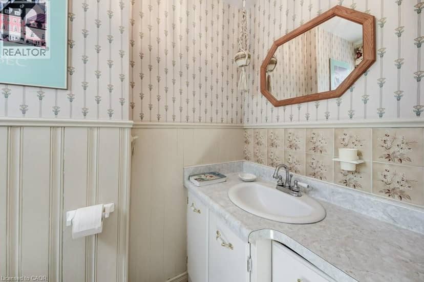 4356 DUBLIN Crescent — photo 34 of 40