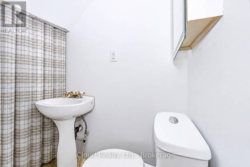 654 Duke Street — photo 15 of 40
