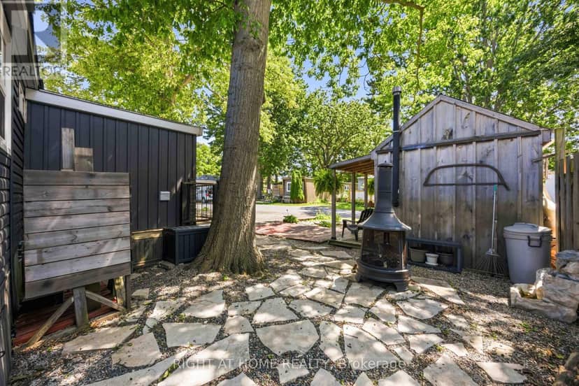 13 - 2891 Old Lakeshore Road — photo 30 of 36