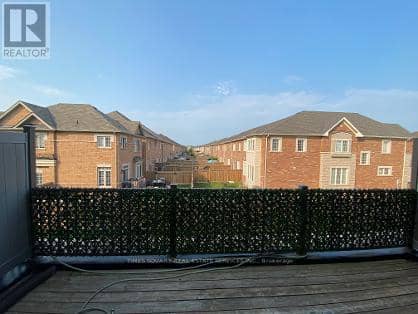 3060 Ernest Appelbe Boulevard — photo 5 of 37