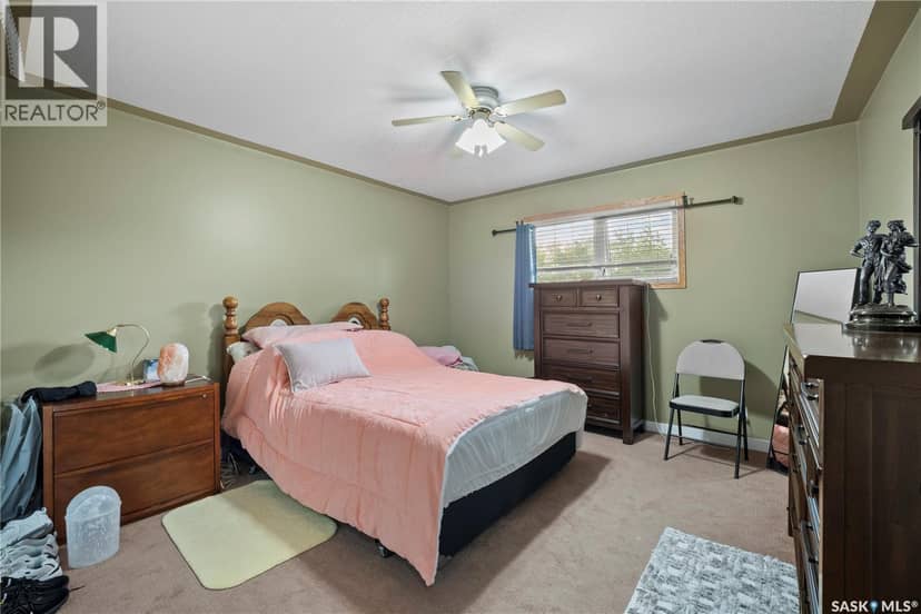 405 4th AVENUE NE — photo 18 of 38