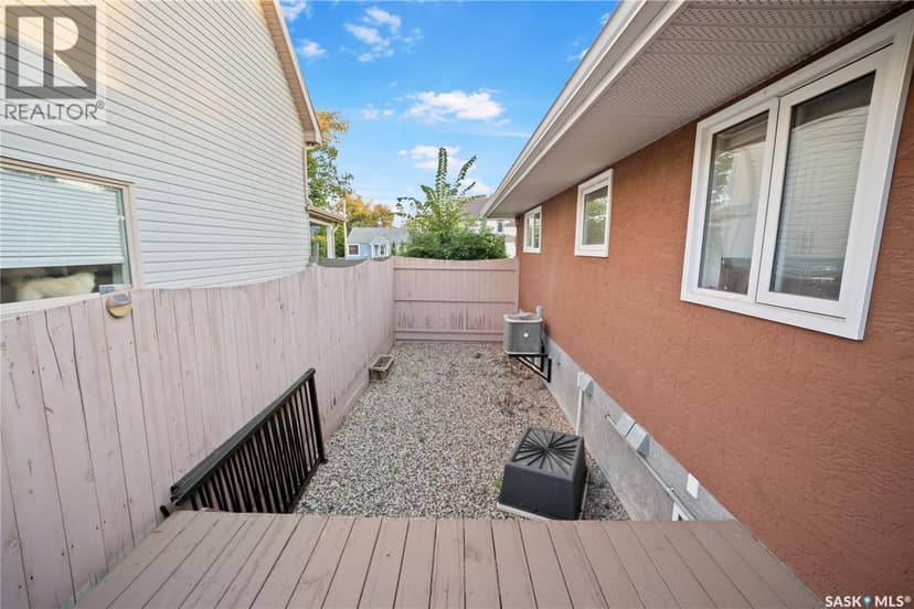 405 4th AVENUE NE — photo 31 of 38