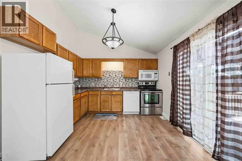 77 Finch Drive — photo 11 of 40