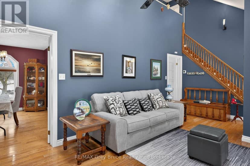 102 Mary Avenue — photo 11 of 19