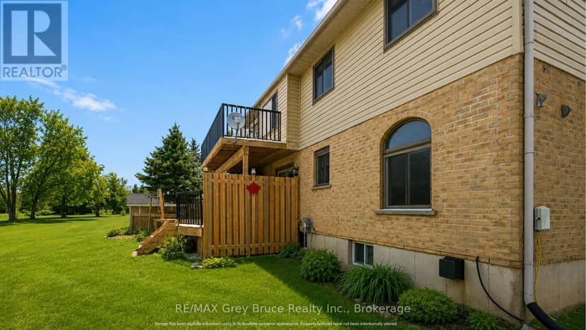 102 Mary Avenue — photo 2 of 19