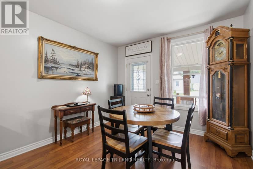 132 Oak Street — photo 3 of 27