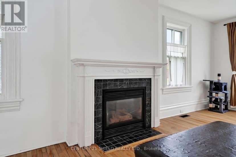 430 Sydney Street — photo 12 of 40