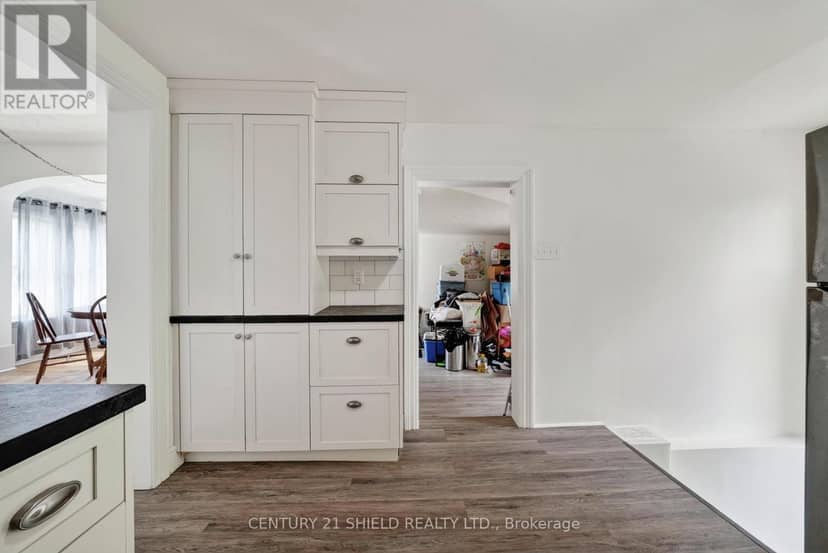 430 Sydney Street — photo 20 of 40