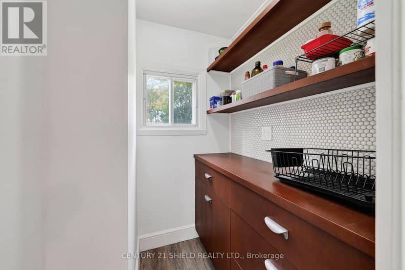 430 Sydney Street — photo 22 of 40