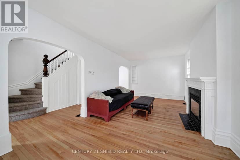 430 Sydney Street — photo 9 of 40